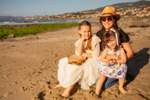 Fotografía de familia en la playa de Nigrán